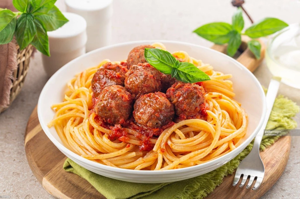 spaghetti and meatballs combination